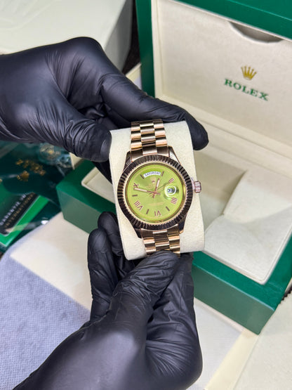 Rolex| rose gold olive green roman dial