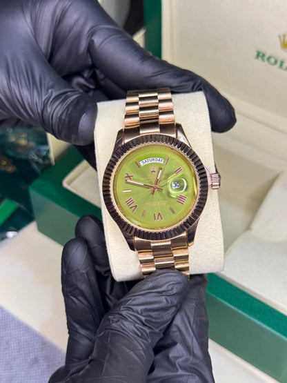 Rolex| rose gold olive green roman dial