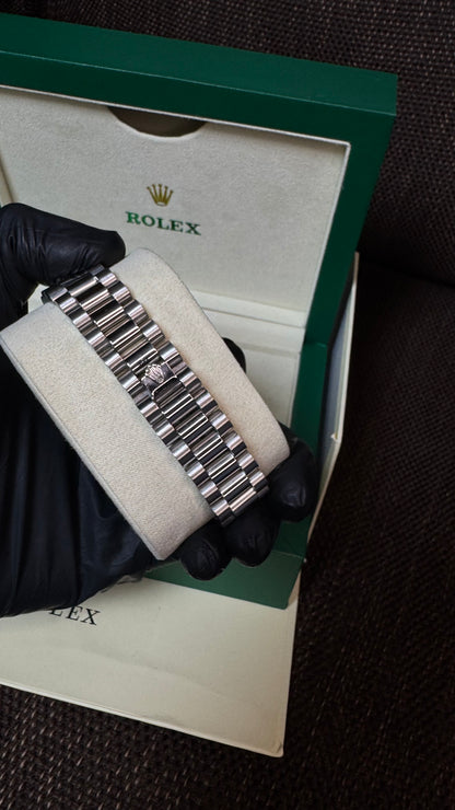 Rolex oyster perpetual  | silver tiffany | High grade